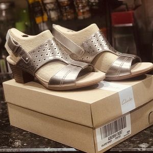 Clarks Valerie Mindy sandal